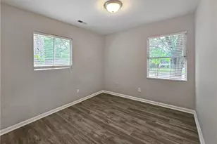 8438 Stonewall Jackson Dr, Jonesboro, GA 30238 - Photo 24