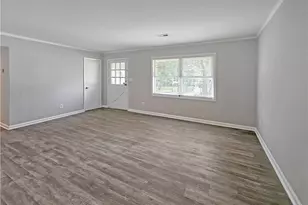 8438 Stonewall Jackson Dr, Jonesboro, GA 30238 - Photo 4