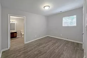 8438 Stonewall Jackson Dr, Jonesboro, GA 30238 - Photo 16