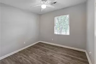 8438 Stonewall Jackson Dr, Jonesboro, GA 30238 - Photo 22