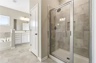 156 Round Pond Dr, Lilburn, GA 30047 - Photo 20