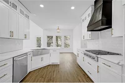 9035 Sandorn Drive, Roswell, GA 30075 - Photo 8