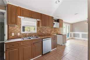 4170 Hurt Bridge Ct, Cumming, GA 30028 - Photo 14