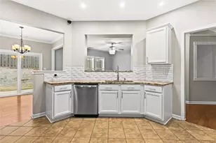 4913 Berkeley Oak Cir, Peachtree Corners, GA 30092 - Photo 10