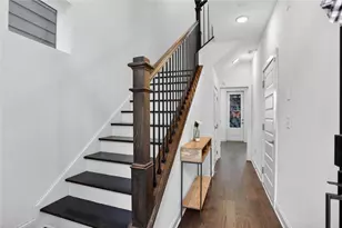 513 NE Broadview Pl NE, Atlanta, GA 30324 - Photo 2