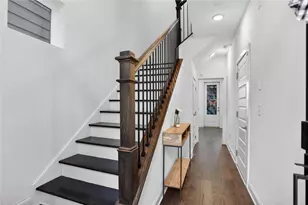 513 NE Broadview Pl NE, Atlanta, GA 30324 - Photo 2