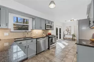 10445 Summer Creek Dr, Alpharetta, GA 30022 - Photo 14