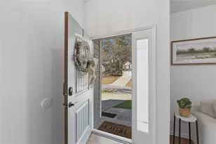 10445 Summer Creek Dr, Alpharetta, GA 30022 - Photo 4