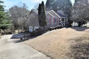 2655 Dacula Ridge Dr, Dacula, GA 30019 - Photo 2