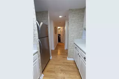 3481 Lakeside Drive NE #605, Atlanta, GA 30326 - Photo 12