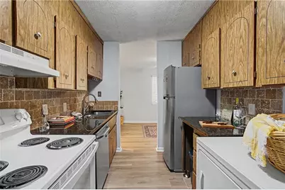 2396 Lawrenceville Highway #G, Decatur, GA 30033 - Photo 18