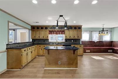 5010 Oak Tree Lane, Stone Mountain, GA 30087 - Photo 10
