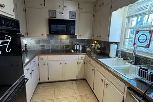 108 Woodland St, Buford, GA 30518 - Photo 6