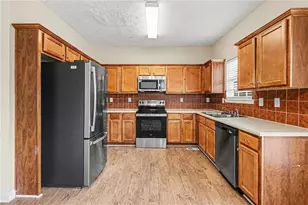 1609 Deer Creek Ln, Monroe, GA 30655 - Photo 8