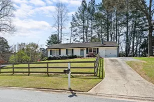 3951 Garden Cir, Acworth, GA 30101 - Photo 2