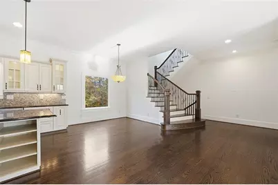 7611 Regency Circle, Sandy Springs, GA 30350 - Photo 14