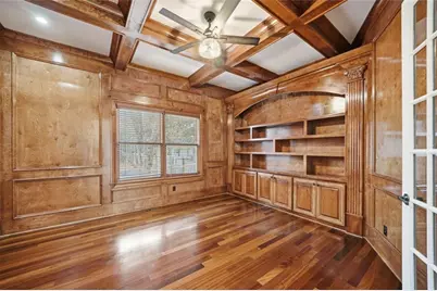 7611 Regency Circle, Sandy Springs, GA 30350 - Photo 6