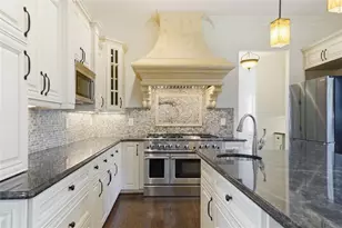 7611 Regency Cir, Sandy Springs, GA 30350 - Photo 12