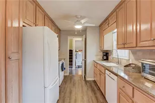 910 Timber Lake Dr, Cumming, GA 30041 - Photo 16