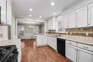 209 Nacoochee Dr, Woodstock, GA 30188 - Photo 10