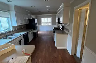 209 Nacoochee Dr, Woodstock, GA 30188 - Photo 2