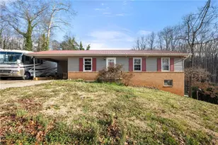 219 Shallowford Dr, Gainesville, GA 30504 - Photo 2