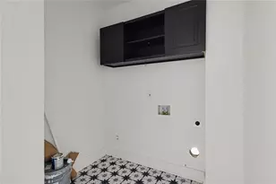 327 Ohm Ave, Scottdale, GA 30079 - Photo 16