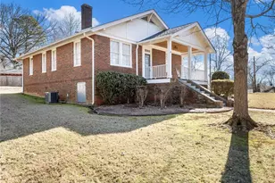 19 4th St, Gainesville, GA 30504 - Photo 1