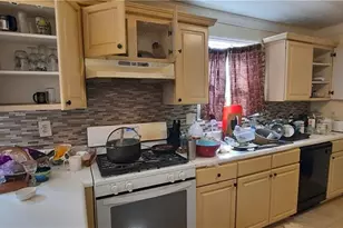 1855 Big Haynes Ct, Grayson, GA 30017 - Photo 4