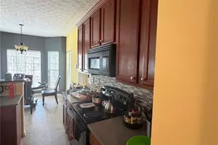 210 Woodcliff Ct, Fairburn, GA 30213 - Photo 4