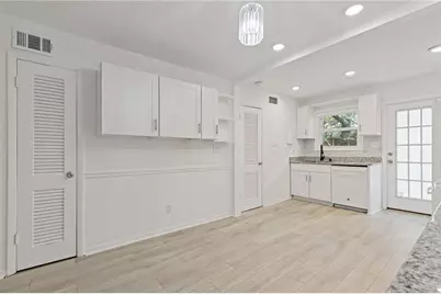 3510 Roswell Road #APT C2, Atlanta, GA 30305 - Photo 8