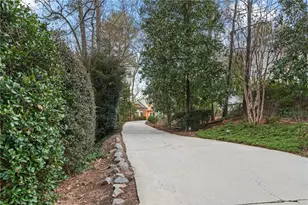820 Wesley Oak Rd, Sandy Springs, GA 30328 - Photo 2