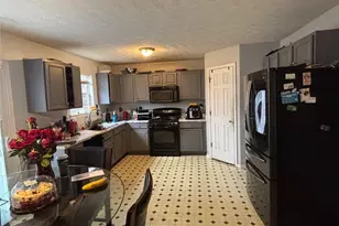 526 Canady Ct, Hampton, GA 30228 - Photo 6