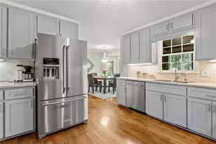 1820 Branch Valley Dr, Roswell, GA 30076 - Photo 2