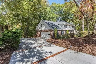 1820 Branch Valley Dr, Roswell, GA 30076 - Photo 10