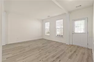 915 Wendlebury Ct, Alpharetta, GA 30004 - Photo 2