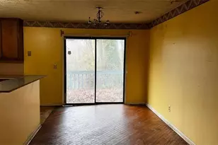 3291 Wintercreeper Dr, Lithonia, GA 30038 - Photo 6