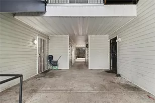 9102 Fairington Ridge Cir, Lithonia, GA 30038 - Photo 4