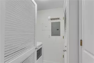 3338 Peachtree Rd NE, Atlanta, GA 30326 - Photo 8