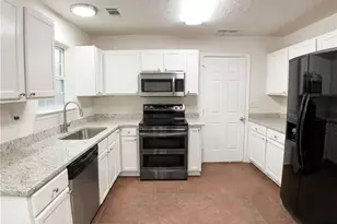 1426 River Falls View, Monroe, GA 30655 - Photo 8