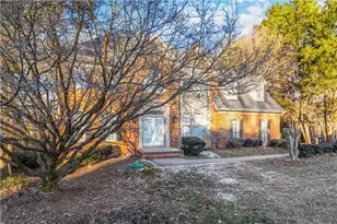 1800 Potomac Ct, Lawrenceville, GA 30043 - Photo 2