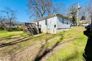 328 Roosevelt Cir NE, Marietta, GA 30060 - Photo 6