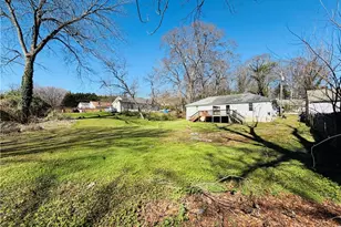 328 Roosevelt Cir NE, Marietta, GA 30060 - Photo 2