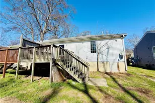 328 Roosevelt Cir NE, Marietta, GA 30060 - Photo 8