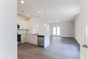 5698 Cricket Melody Ln, Flowery Branch, GA 30542 - Photo 4