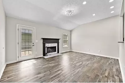 4747 Melbourne Trail, Flowery Branch, GA 30542 - Photo 6