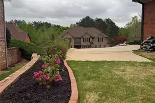 932 Heathchase Dr, Suwanee, GA 30024 - Photo 4