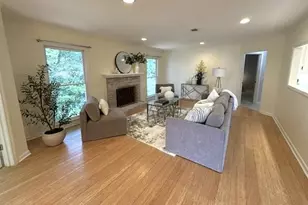 212 Abingdon Way, Sandy Springs, GA 30328 - Photo 4