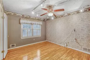 2032 Lake Lucerne Dr SW, Lilburn, GA 30047 - Photo 16