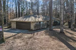 4055 Spalding Dr, Atlanta, GA 30350 - Photo 2